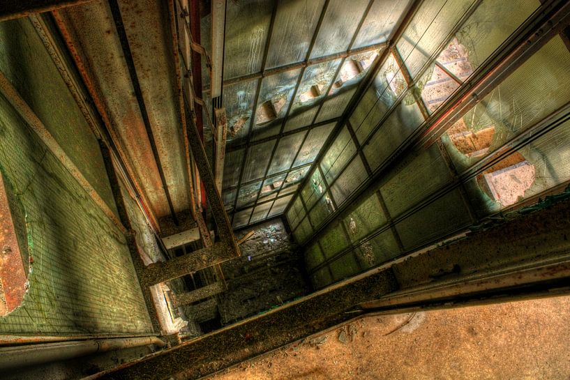 Dead Elevator van Jelle Ursem