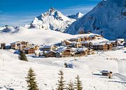 Oberlech onder strakblauwe hemel in de winter van Ralf van de Veerdonk thumbnail