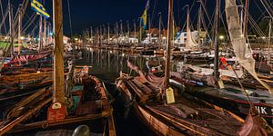 Vloot van oude vissersschepen in Elburg van Jenco van Zalk