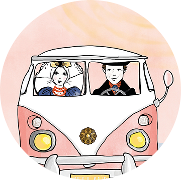 Zeeuwse vintage bus op het strand van Debbie van Eck