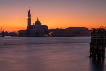 Venetië - San Giorgio Maggiore Kerk bij zonsopgang van t.ART