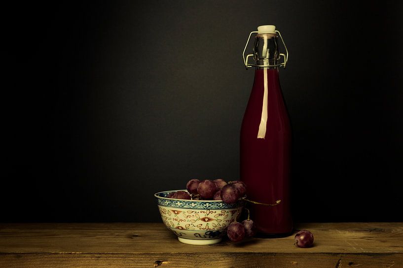 Stillleben mit Trauben und Saft von Irene Damminga