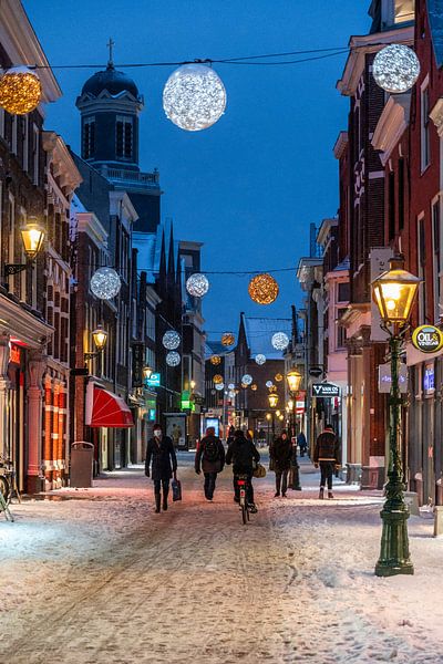 Leiden - A wintry Haarlemmerstraat by Reezyard