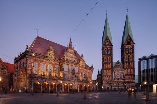 Bremer Rathaus und Dom, Abenddämmerung, Bremen