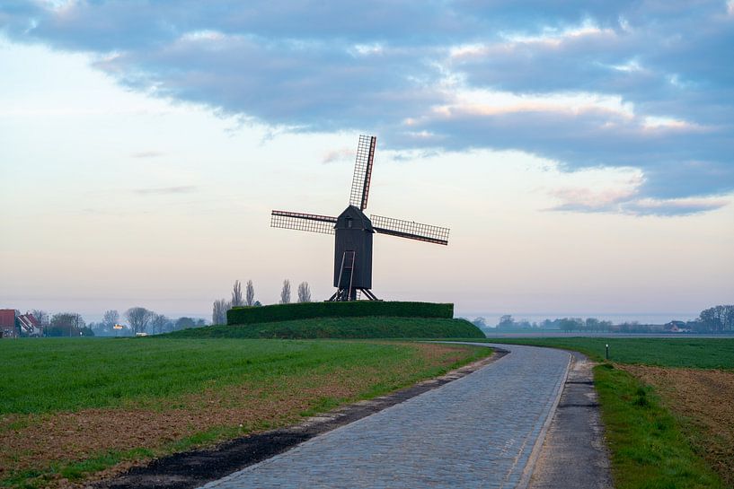 Un beau moulin à Wannegem-Lede Flandre par Marcel Derweduwen