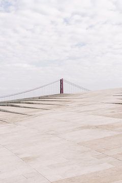 MAAT Lissabon ᝢ abstracte architectuurfotografie ᝢ trappen en brug