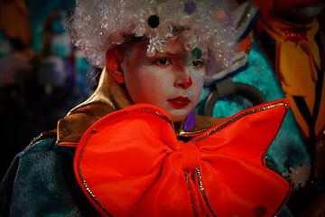 Kleurig nacht Portret van het Carnaval in Tenerife van Jos Voormolen