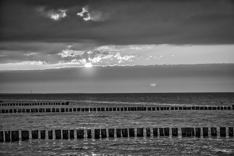 Single groyne on the Baltic Sea by Martin Köbsch