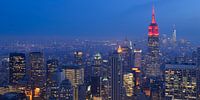 Manhattan New York with the Empire State Building in the evening, panorama by Merijn van der Vliet thumbnail