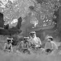 Balinese traditie in zwartwit: Wijsheid in de nevel