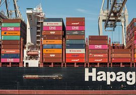 Porte-conteneurs amarrés dans le port à la Maasvlakte. sur scheepskijkerhavenfotografie