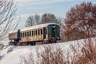Verlaten treinstel bij Simpelveld in de sneeuw par John Kreukniet Aperçu