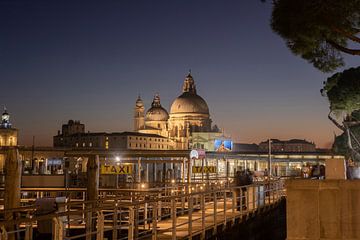 Venetië - Uitzicht vanaf het San Marcoplein naar de Basilica di Santa Maria della Salute