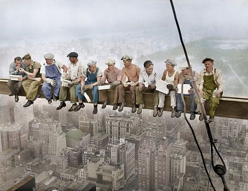 Lunch atop a Skyscraper (1932) von Colourful History