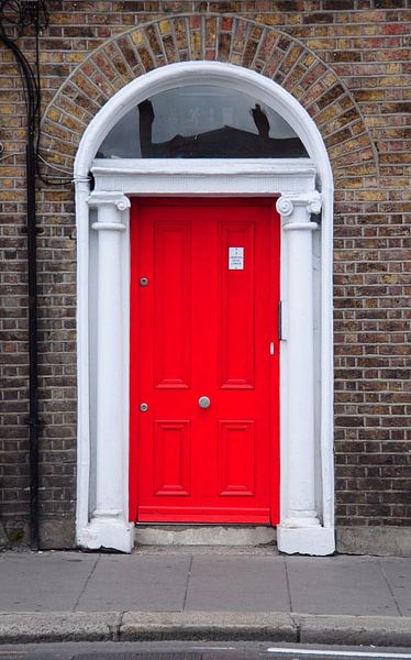Red door in Dublin. by Edward Boer