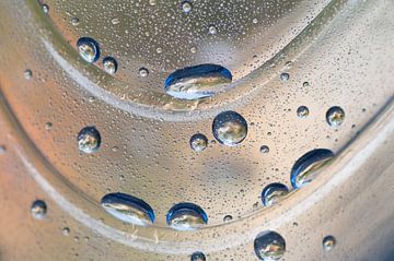 Bubbels 1 (waterdruppels) van Birgitte Bergman