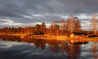 Zonsopgang in de herfst bij het Ösjön meer in Zweden