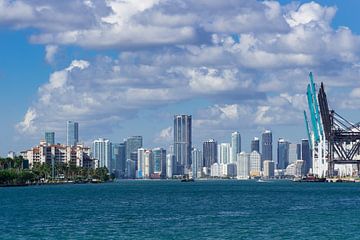 Verenigde Staten, Florida, Miami City Skyline haven kranen sout pointe pier park van adventure-photos