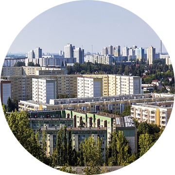 Panorama Skyline Berlijn - Woonwijk Marzahn met televisietoren aan de horizon