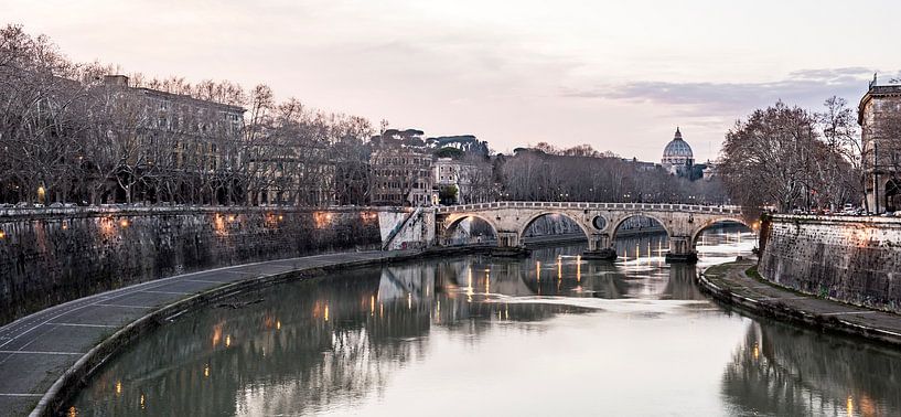 De Tiber in Rome van Jeroen Middelbeek