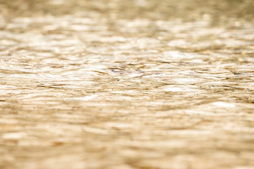 Gouden Golven Rust in Reflectie van Femke Ketelaar