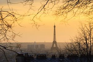 Coucher de soleil sur la Tour Eiffel de Montmartre sur Dennis van de Water