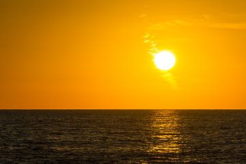 Floride, Magnifique ciel orange au coucher du soleil sur l'océan à Key West sur adventure-photos