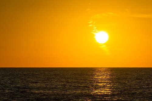 Floride, Magnifique ciel orange au coucher du soleil sur l'océan à Key West