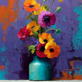 Frisch gepflückte Wildblumen in niedriger Vase von Studio Ypie