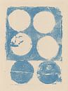 Abstracte vormen in wit en blauw. van Dina Dankers thumbnail