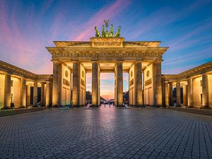 Brandenburg gate in Berlin, Germany by Michael Abid