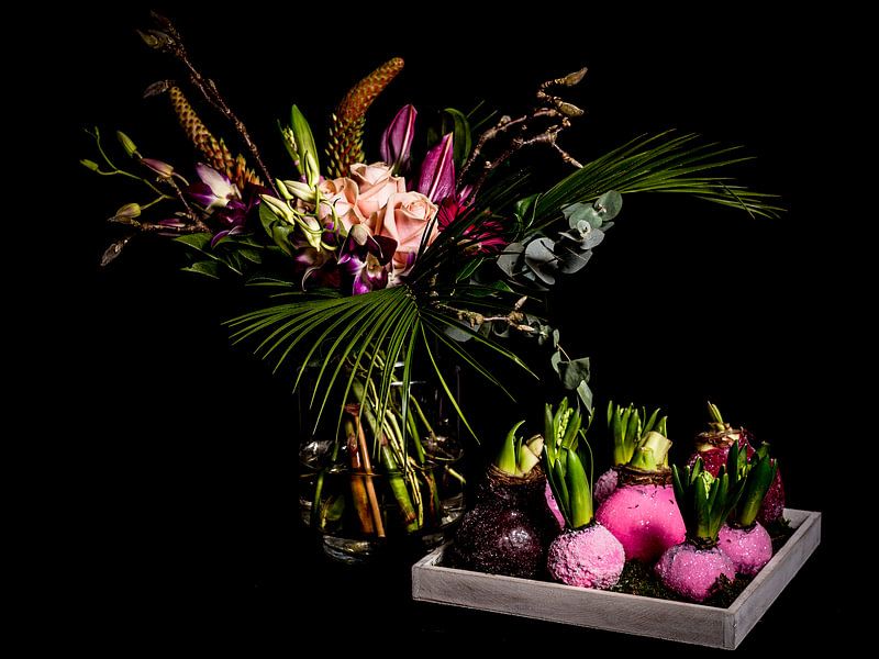 Schöner Blumenstrauß mit Blumenzwiebeln von Atelier Liesjes