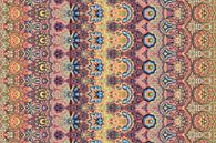 abstracte kleurrijke geometrische achtergrond met artistieke elementen als penseelstreek en acryltex van Ariadna de Raadt-Goldberg thumbnail