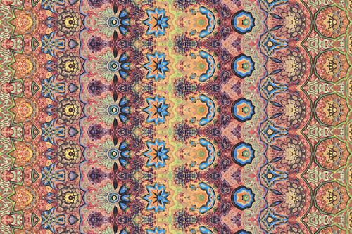 abstracte kleurrijke geometrische achtergrond met artistieke elementen als penseelstreek en acryltex