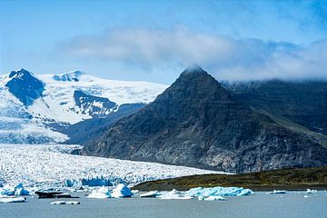 Fjallsárlón gletsjermeer – krachtig, ijzig en puur IJsland van Stedelijke landschappen - Rick Van der Poorten Fotografie