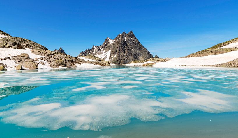 Thawing lake in the mountains by Andreas Föll