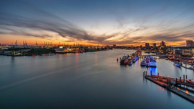 Zonsondergang in de haven van Hamburg van Steffen Peters