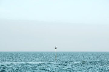 Das Seefahrtszeichen im Meer von Heiko Westphalen
