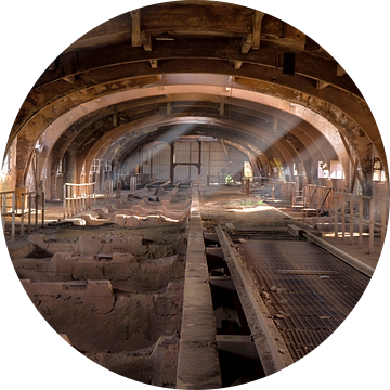 Verlaten erts bunkers van de voormalige staalfabriek Terre Rouge (urbex) van Eus Driessen