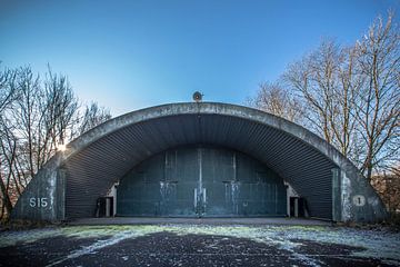 Aircraft bombshelter in the winter van Olivier Photography