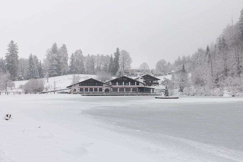 Diepe sneeuw op het meer van Christina Bauer Photos