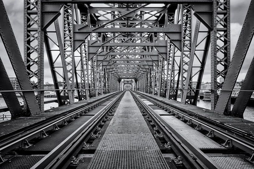 voormalige spoorbrug De Hef in Rotterdam van Stedelijke landschappen - Rick Van der Poorten Fotografie