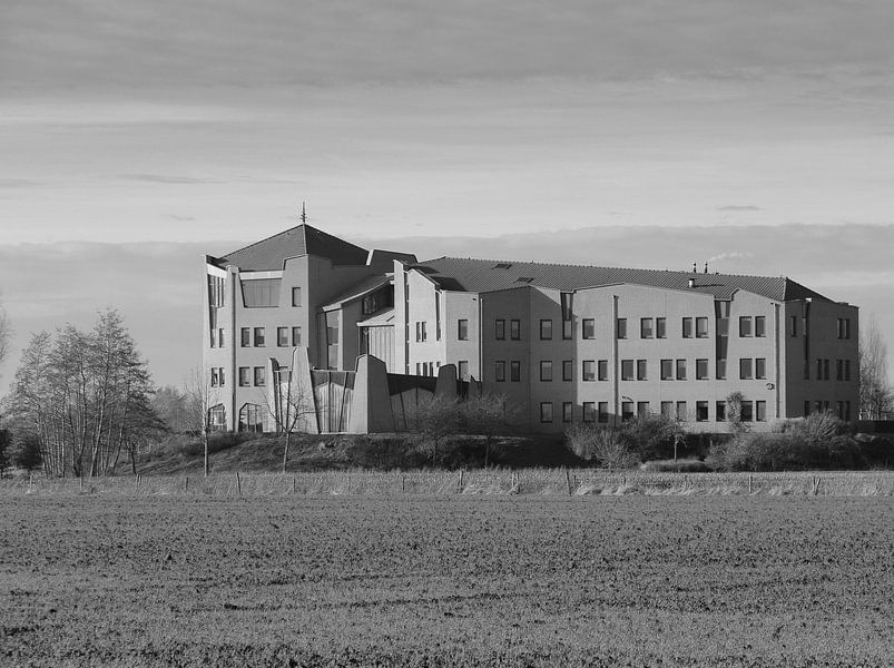 Rathaus Buren in der Gemeinde Maurik in schwarz-weiß von Jose Lok