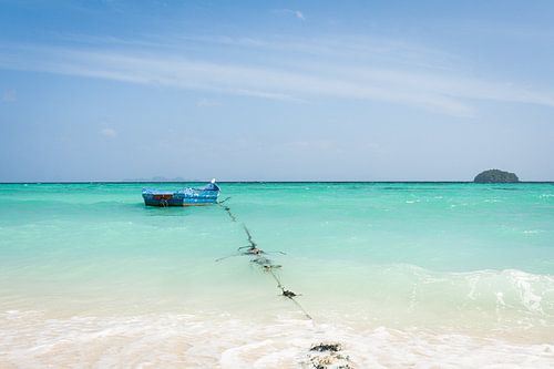 Boot aan de kust van Koh Lipe
