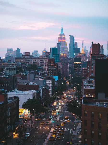 Blue hour in Bowery met Midtown Manhattan op de achtergrond van Michiel Dros