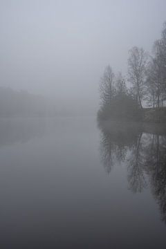 Fine art landscape of a lake in the mist by John van de Gazelle fotografie