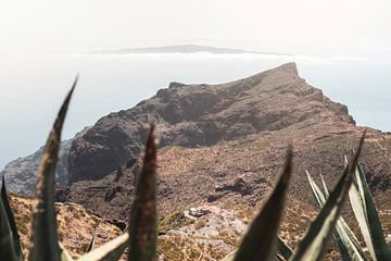 Uitzicht Tenerife met La Gomera op de achtergrond van Sharon de Groot