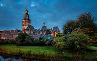 Walburgis kerk in de avond 