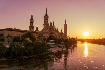 Kathedraal El Pilar van zaragoza van Tessa Pronkfotografie