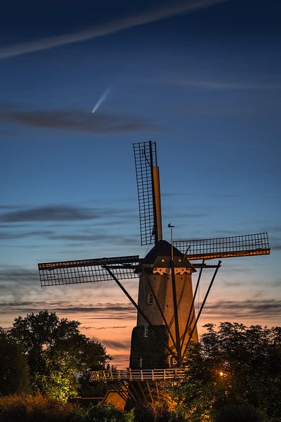 Molen de Arend in Terheijden met komeet Neowise van Andre Gerbens